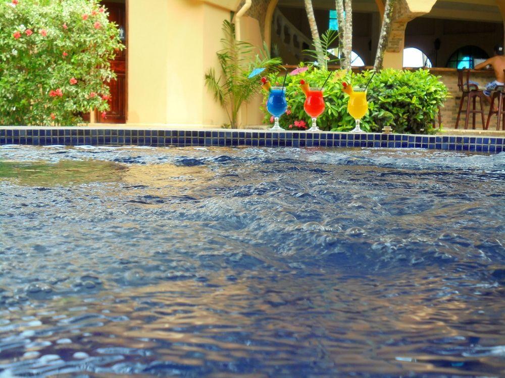 Delfin Beach Front Resort Esterillos Exterior foto